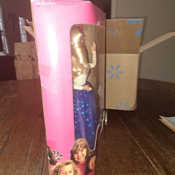 Vintage 1989 Mattel Barbie United States Committee Unicef Barbie Doll in  Box - Picture 2 of 9
